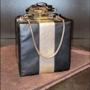 Kate Spade Present Box clutch